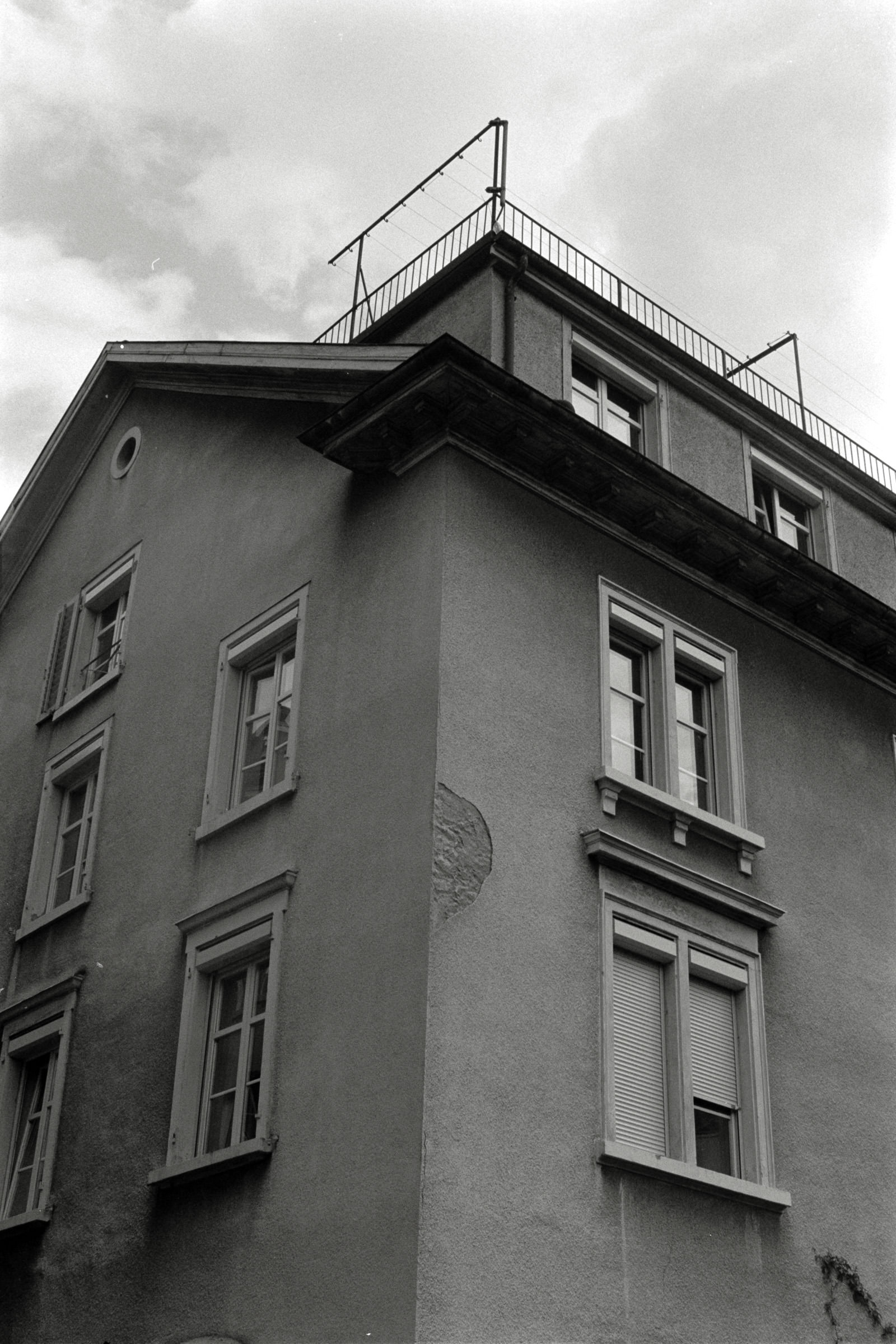 AHP F1992 04 002 sc250507 img15 NLP